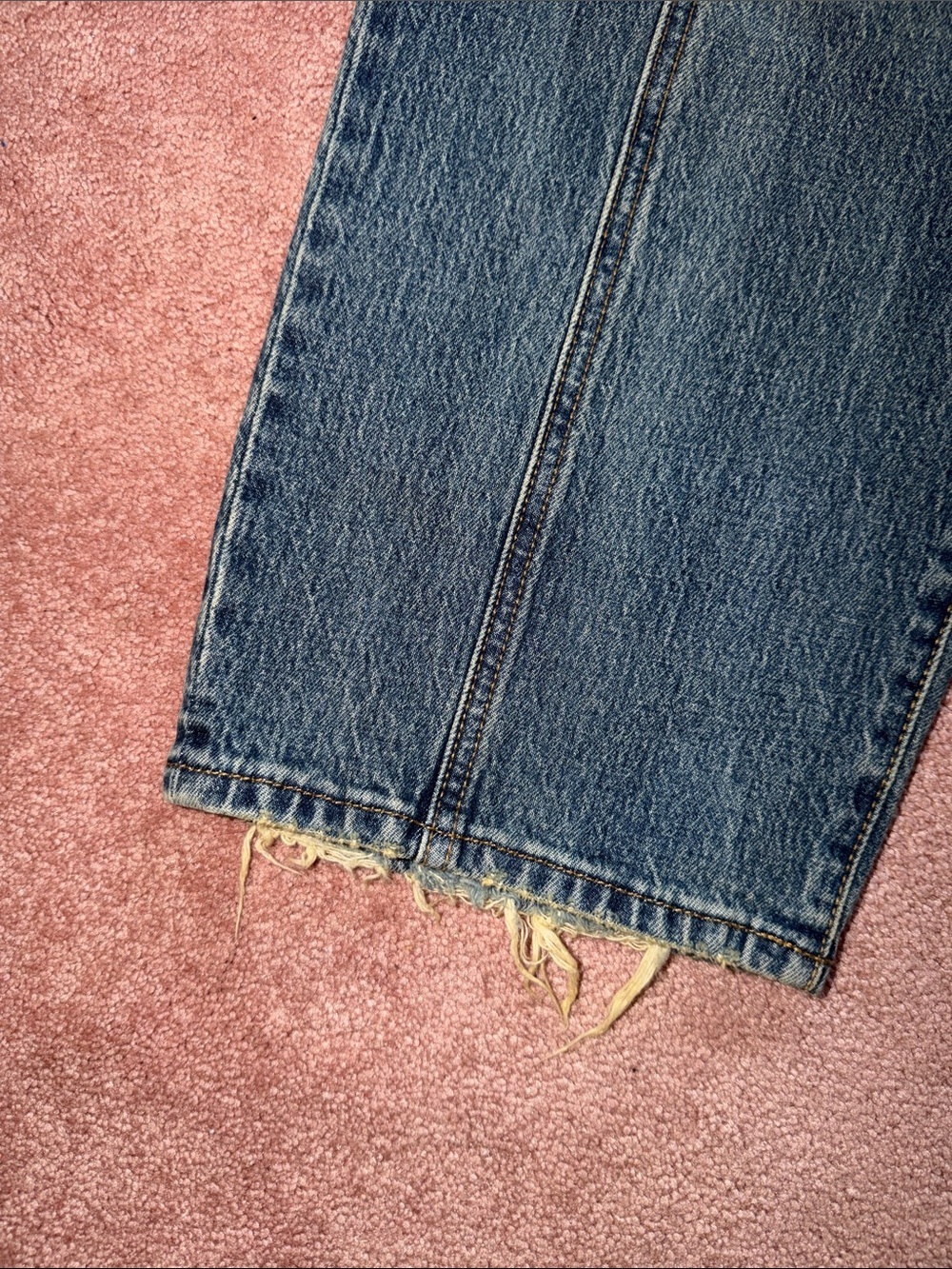 Universal Thread High-Rise Cropped Straight Leg Jeans in Dark Blue Wash - Picture 5 of 6